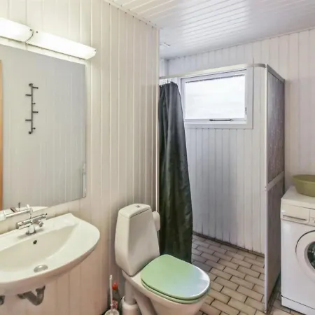 Dom wakacyjny Clementine - 1-2km From The Sea In Bornholm By Interhome